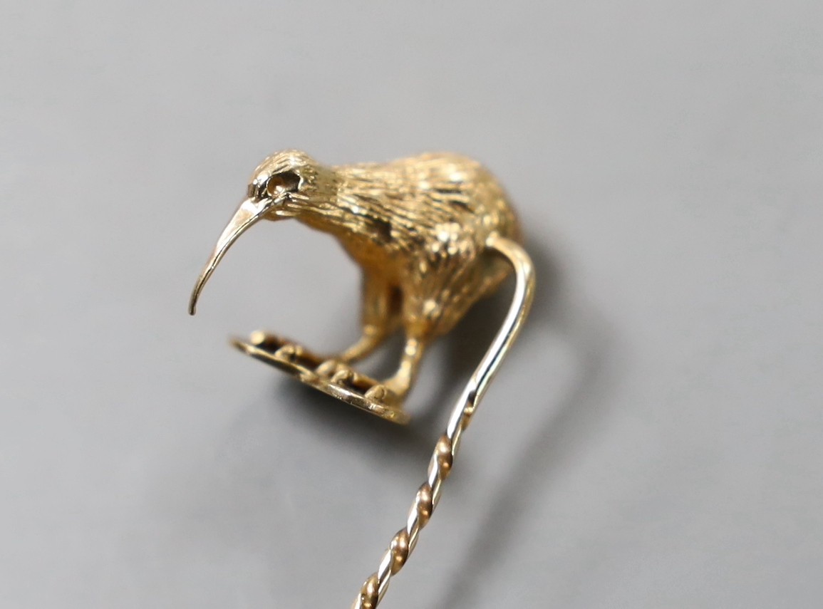 A cased 9ct novelty stick pin, the terminal modelled as a Kiwi, 56mm, 4.8 grams.